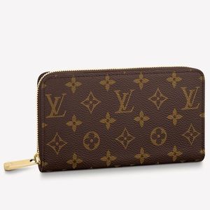 Louis Vuitton Zippy wallet in Monogram